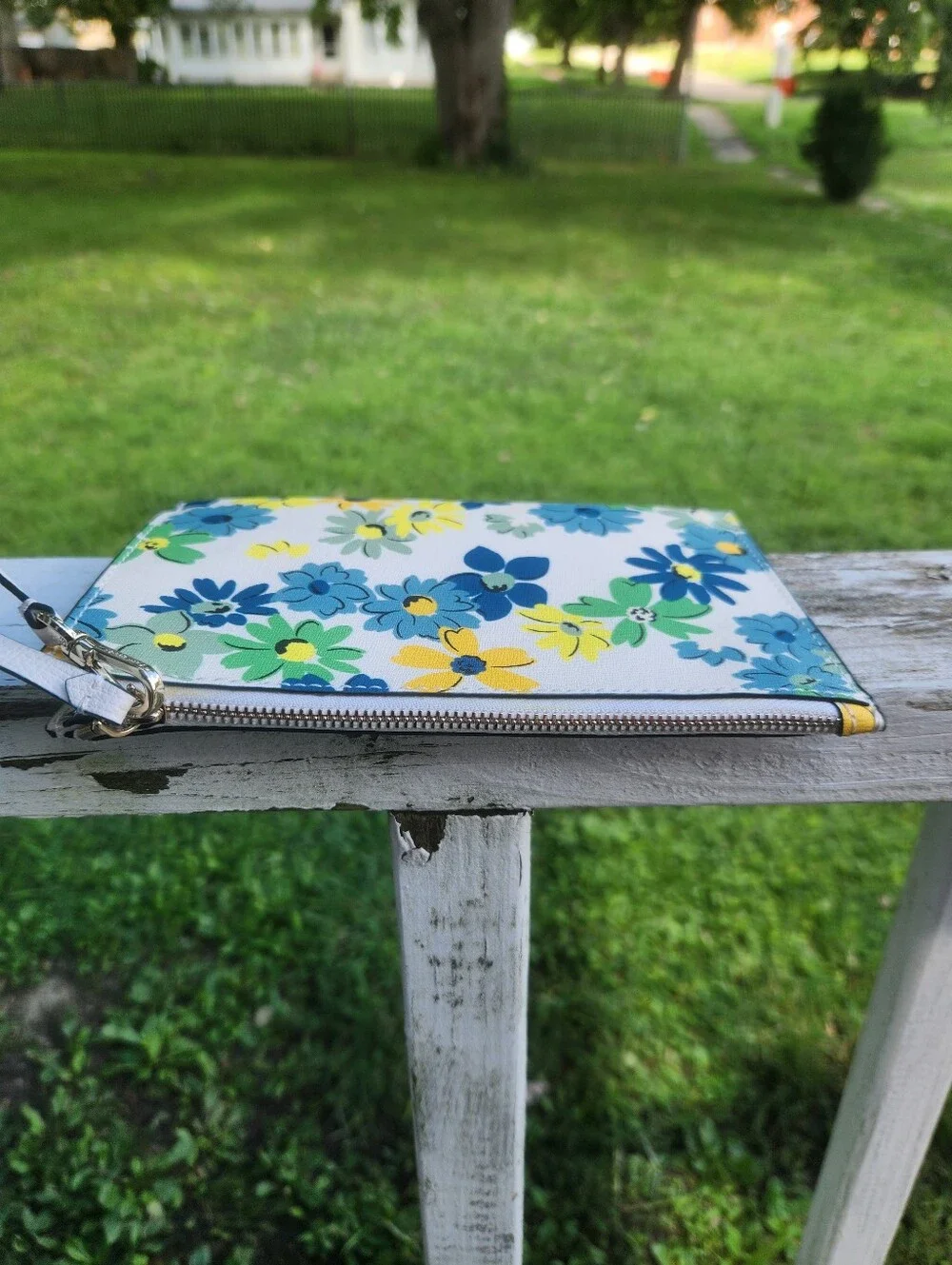 Kate Spade Floral Wristlet EUC